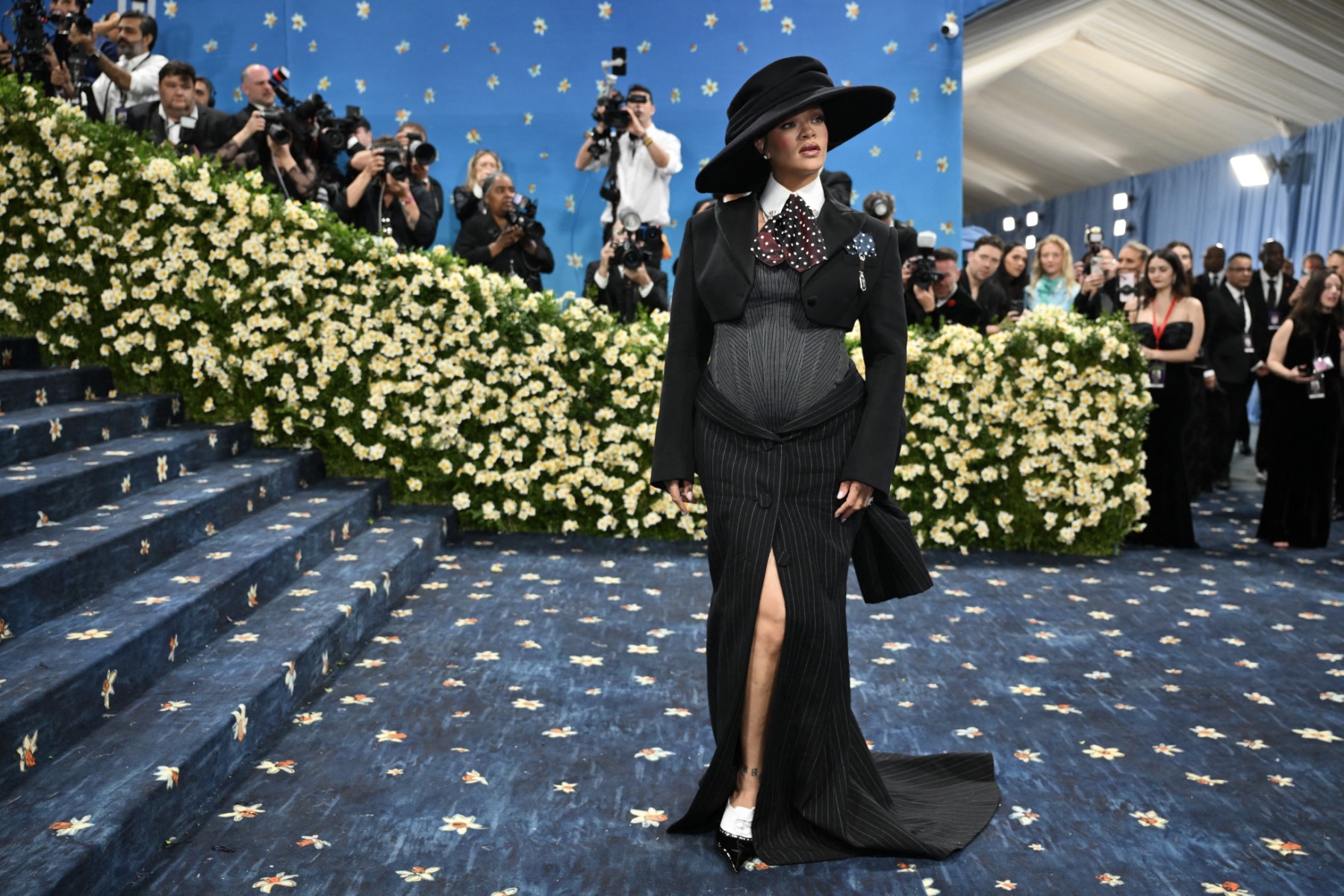 صورة لريهانا في حفل Met Gala 2025